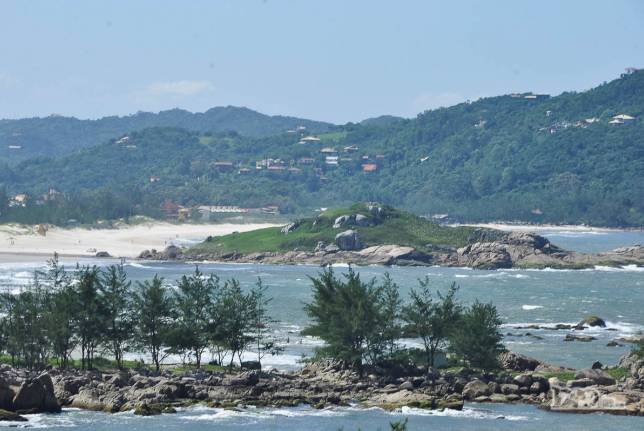Chegando à Praia da Ferrugem em Garopaba, litoral sul de Santa Catarina